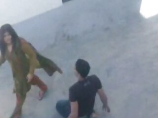 خراب karin پر بیٹھ کر اس کے سینگ کا سیکس ایرانی پریمی کے چہرے